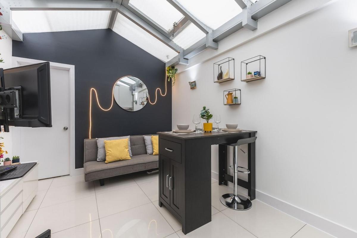 Apartment Sidney London